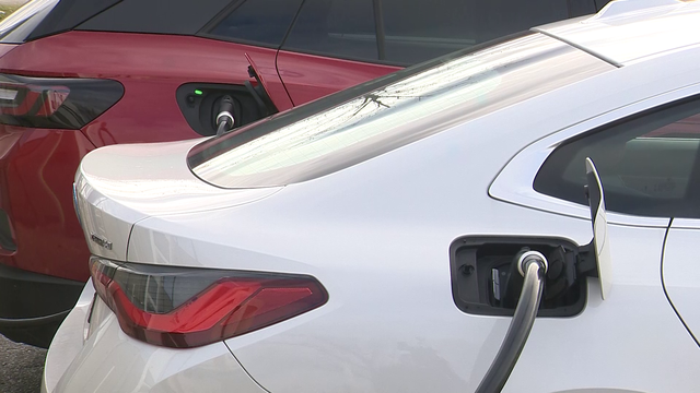 This EV plug system going 'the way of the dinosaur,' expert warns - Vimarsana News