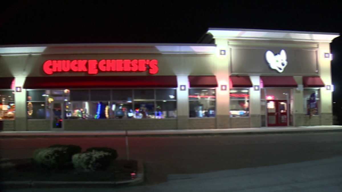 Brawl at Chuck E Cheese restaurant lands woman, child in hospital