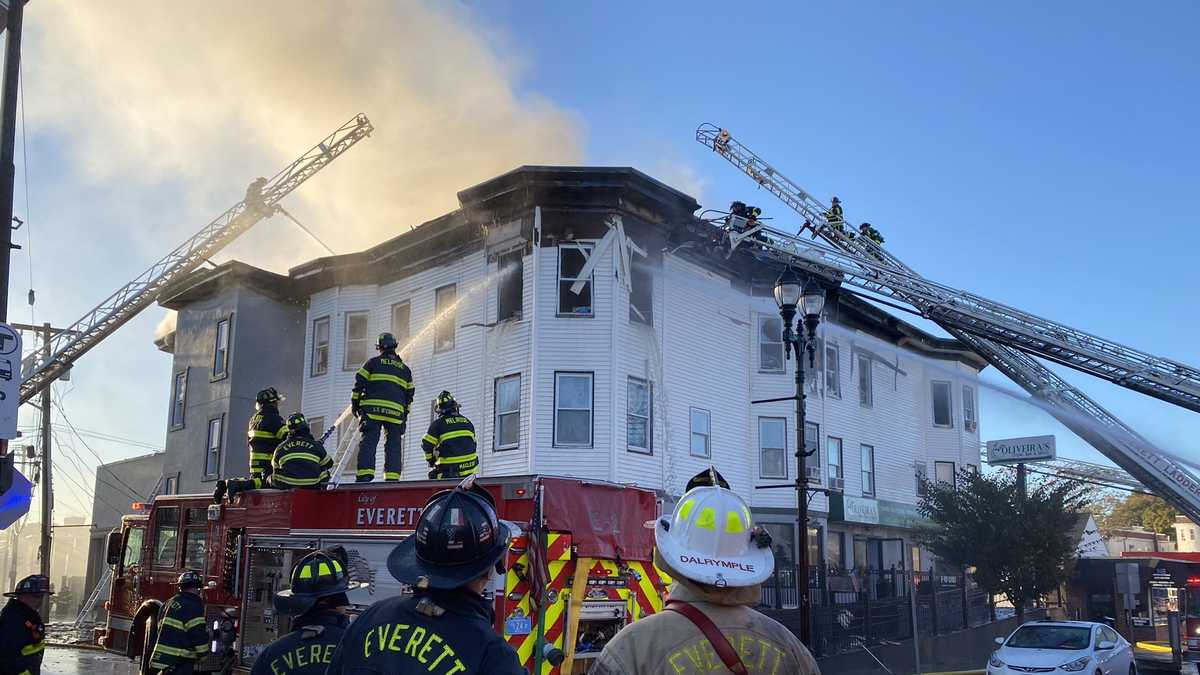 Multi-alarm blaze rips through Everett building that houses restaurant ...