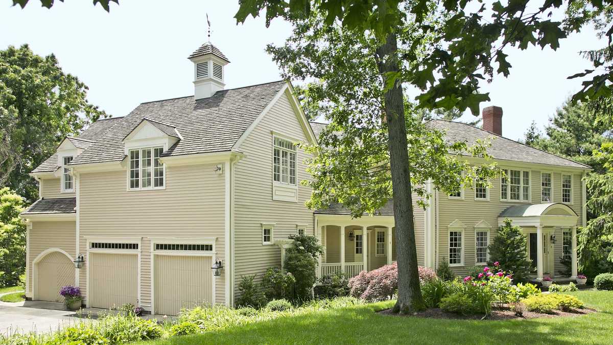 Elegant estate on market in Hingham for 2.42M