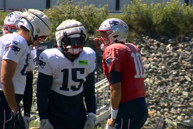 Patriots: Mac Jones, Rhamondre Stevenson reacts to Ezekiel Elliott's  practice debut