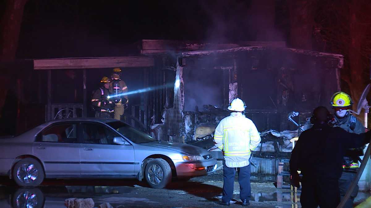 Man dies in mobile home fire in northeast Jefferson County