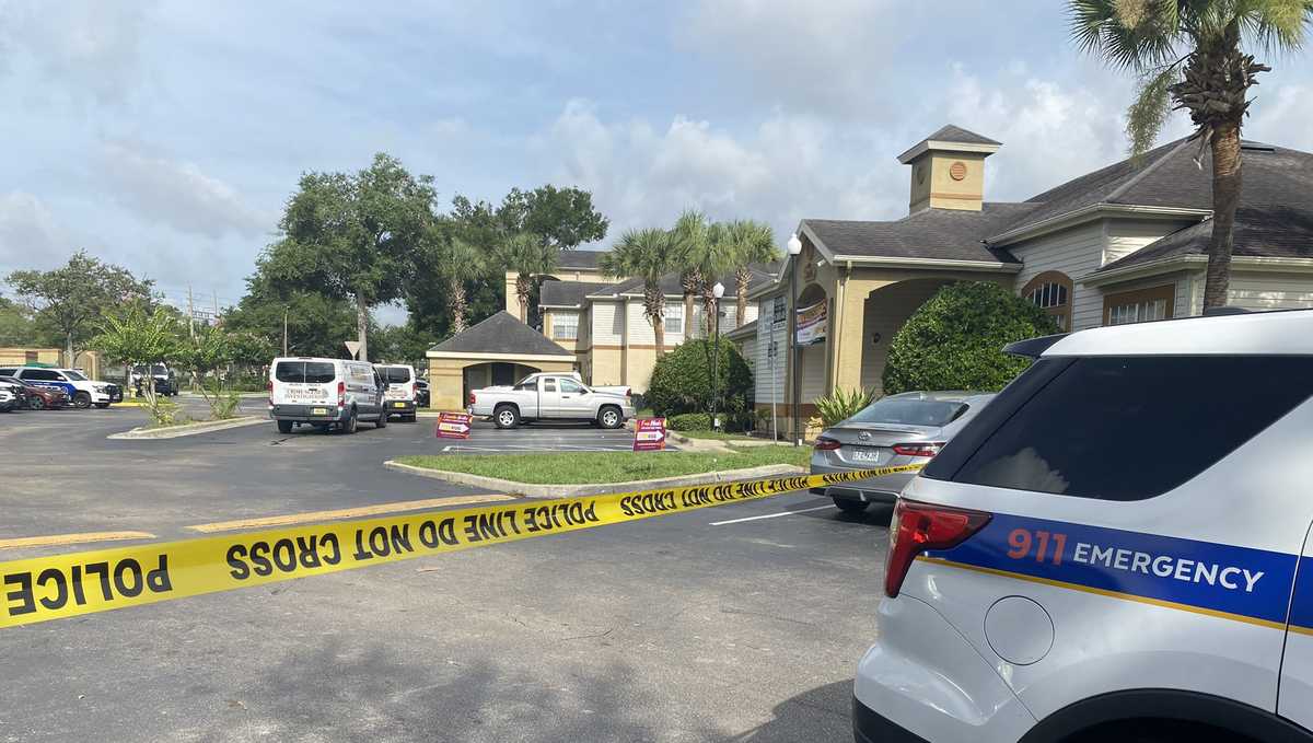 Orlando apartment complex shooting leaves man dead