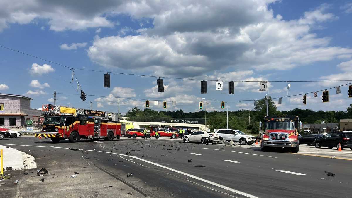 4 people injured, Route 28 shut down following crash in Miami Township