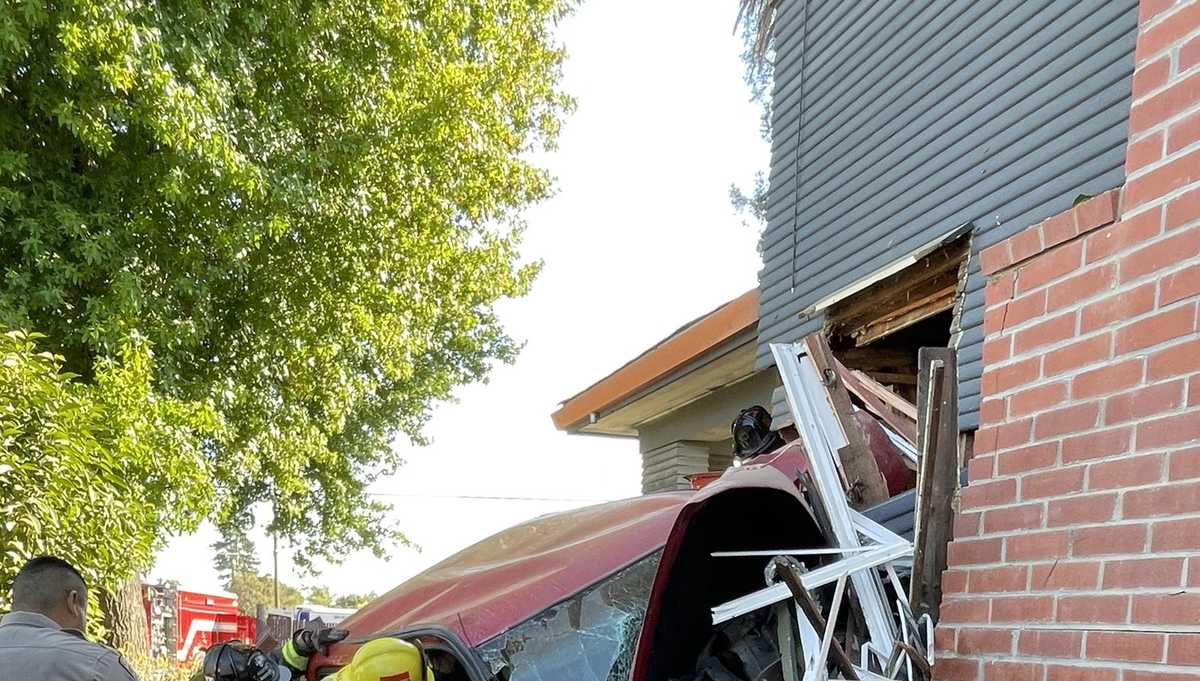 Suspected Dui Driver In Watsonville Hits Multiple Cars Before Crashing Into House