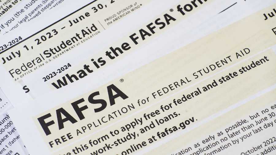 California extends financial aid deadline for students