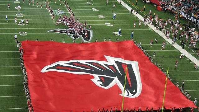 File:Falcons on field pregame at Atlanta at Oakland 11-2-08 1.JPG -  Wikimedia Commons