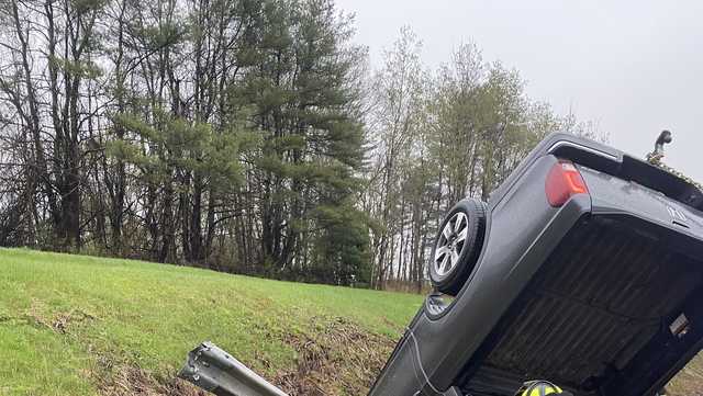 Police say a distracted driver crashed on the Maine Turnpike - Vimarsana News