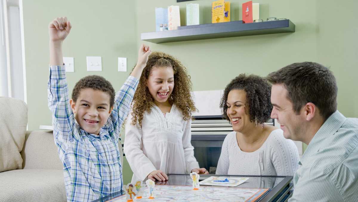 26 of the best party games for game night