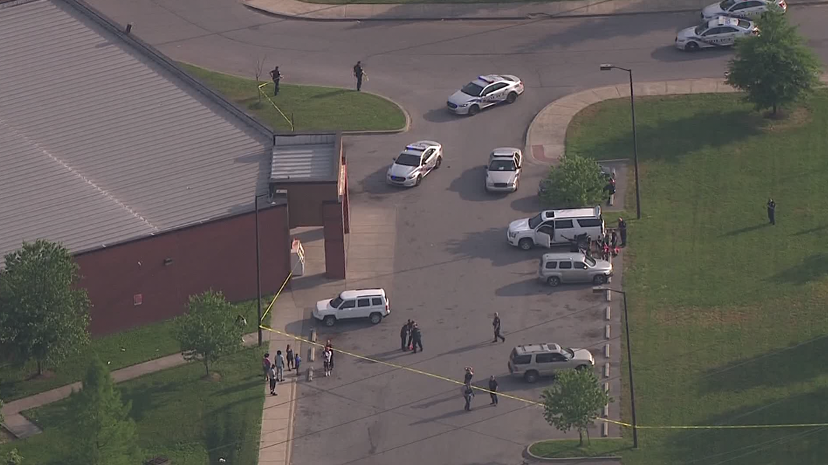LMPD: Man killed in apparent drive-by shooting outside Park Duvalle ...