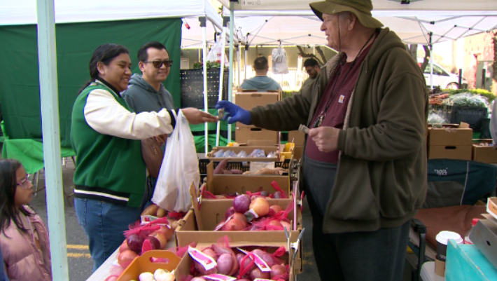 Sacramento's Midtown Farmers Market celebrates new expansion