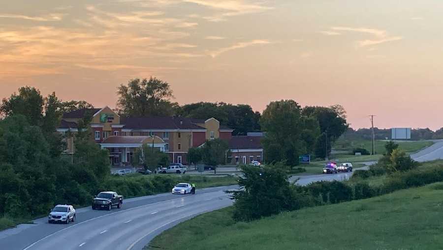 Police investigate fatal crash on Blue Parkway near Blue Ridge