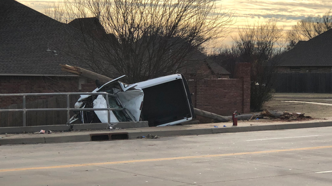 Person killed in multivehicle crash near park in Moore, police say
