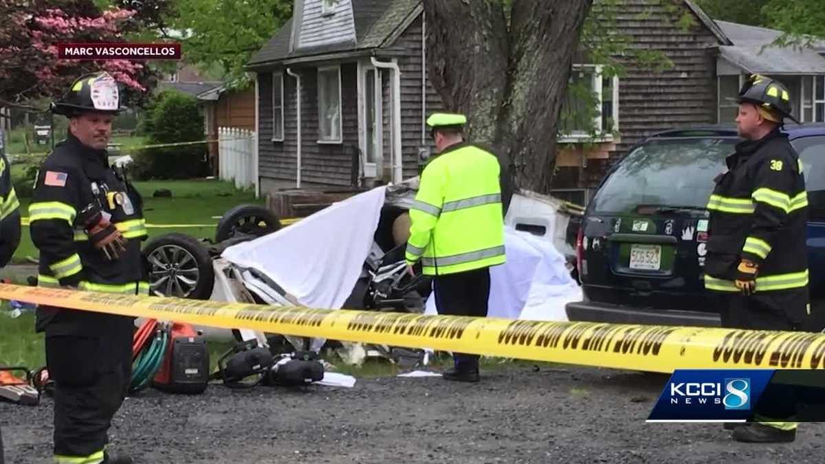 4 teens dead, 1 critically hurt in Massachusetts crash