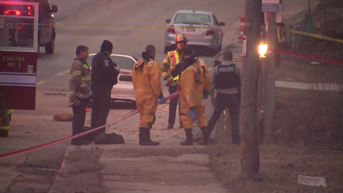 Car crashes into creek in South Milwaukee, 1 dead - WISN