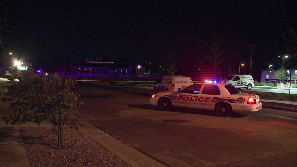 Albuquerque police issue arrest warrant for fatal stabbing suspect