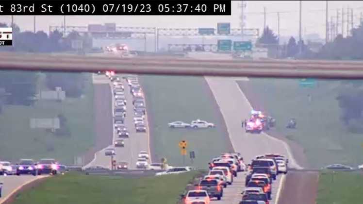 1 dead, 1 hurt in Lenexa crash on Kansas Highway 7