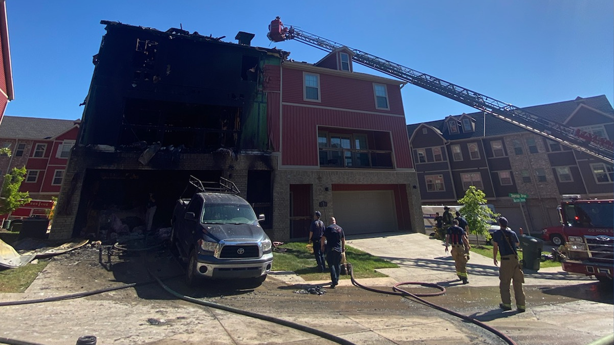Man hospitalized after Fayetteville apartment fire