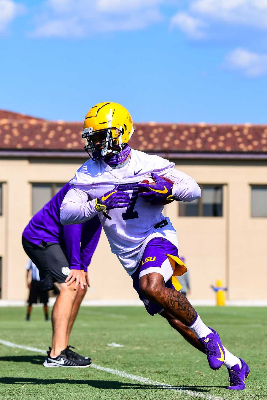PHOTO GALLERY LSU Football Team Ready To Defend National Title In 2020 photo-gallery-lsu-football-team-ready-to-defend-national-title-in-2020
