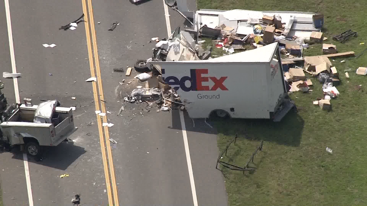 FedEx truck driver dead after crash in Seminole County, FHP says