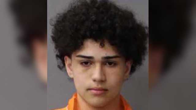 Officials: FL teen being charged as adult after gun pulled out on beach