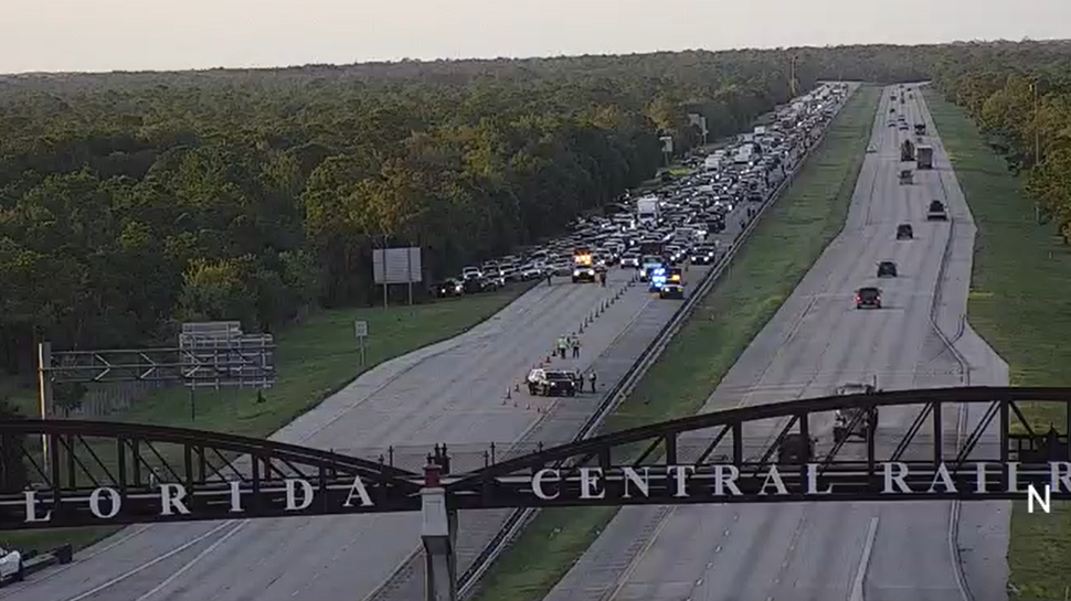Fatal crash stops traffic near Fellsmere