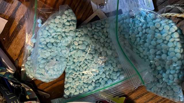 Over 25,000 counterfeit pills containing fentanyl seized in Kansas - Vimarsana News