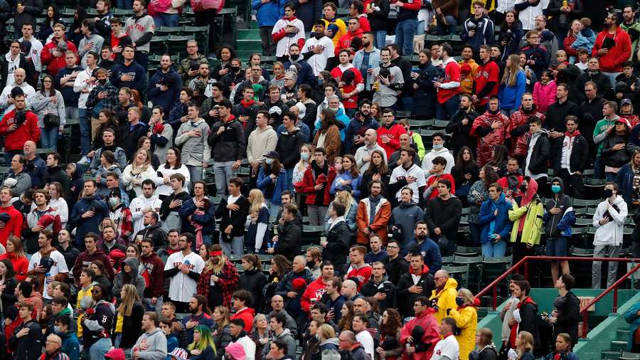 GALLERY: Crowds return to Fenway for Opening Weekend – The Daily