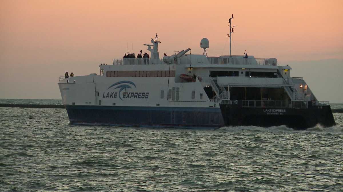 Lake Express Ferry departs on first voyage of season