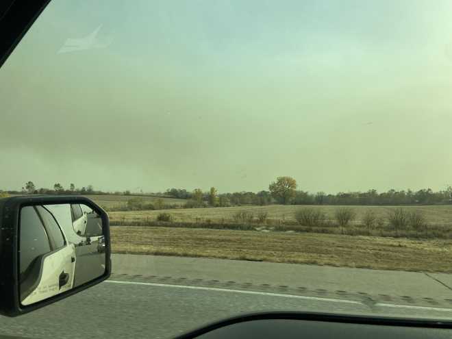 Incendios forestales azotados por el viento obligan a evacuaciones en el este de Nebraska y el oeste de Iowa