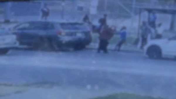 Video shows group of students fighting outside Cincinnati school, leaving 2 injured - Vimarsana News