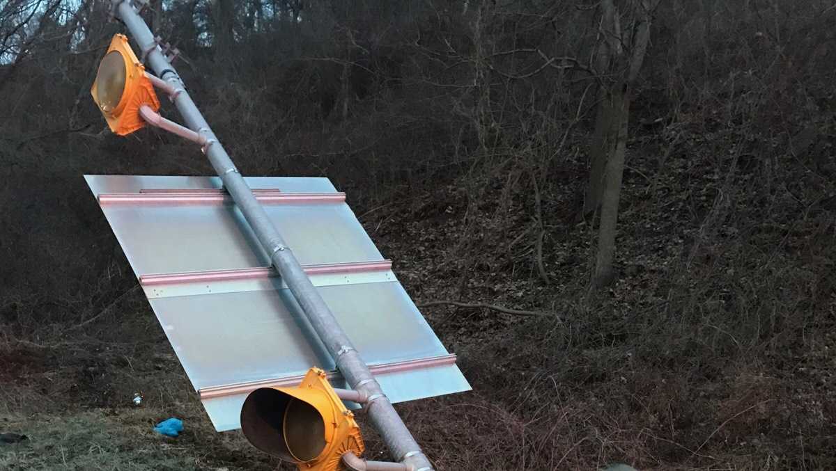 Washington Boulevard floodgates inoperable after single vehicle crash