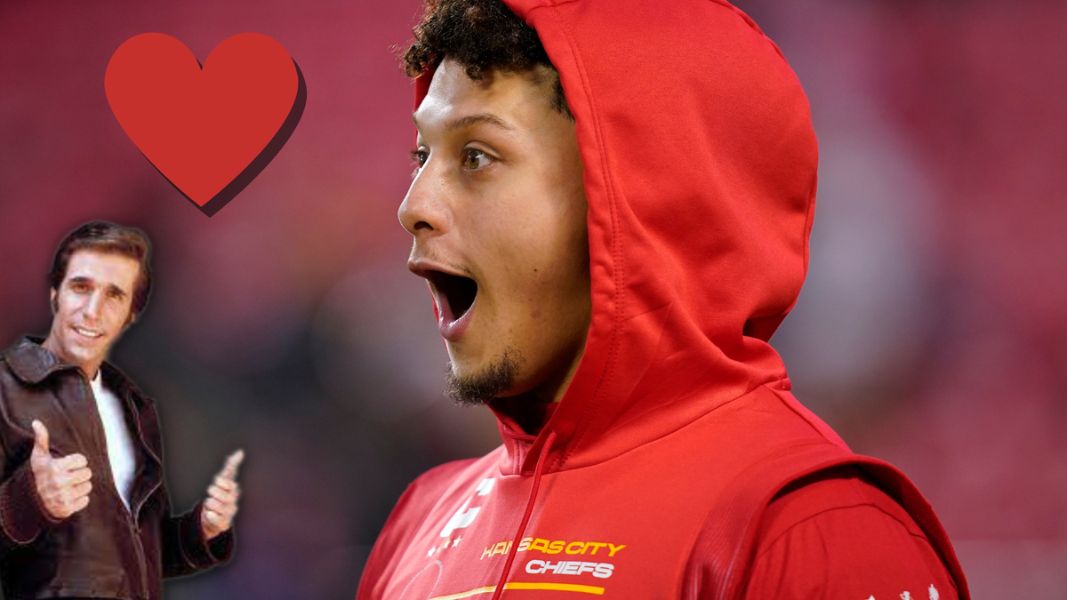 Chiefs QB Patrick Mahomes hangs out with the Fonz for SNF