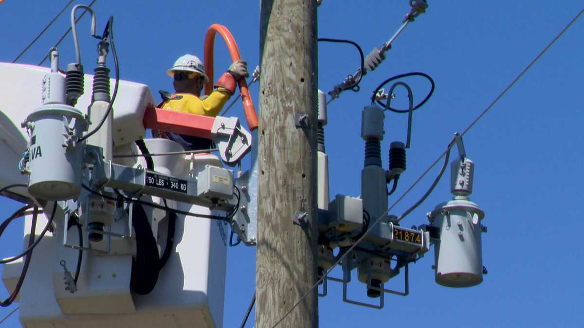 bge-recognizes-its-workers-on-national-lineman-appreciation-day