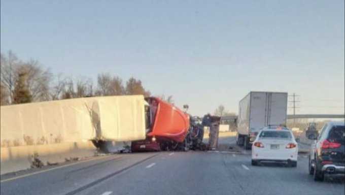 tractor trailer crash on i-95 in kingsville causes massive delays
