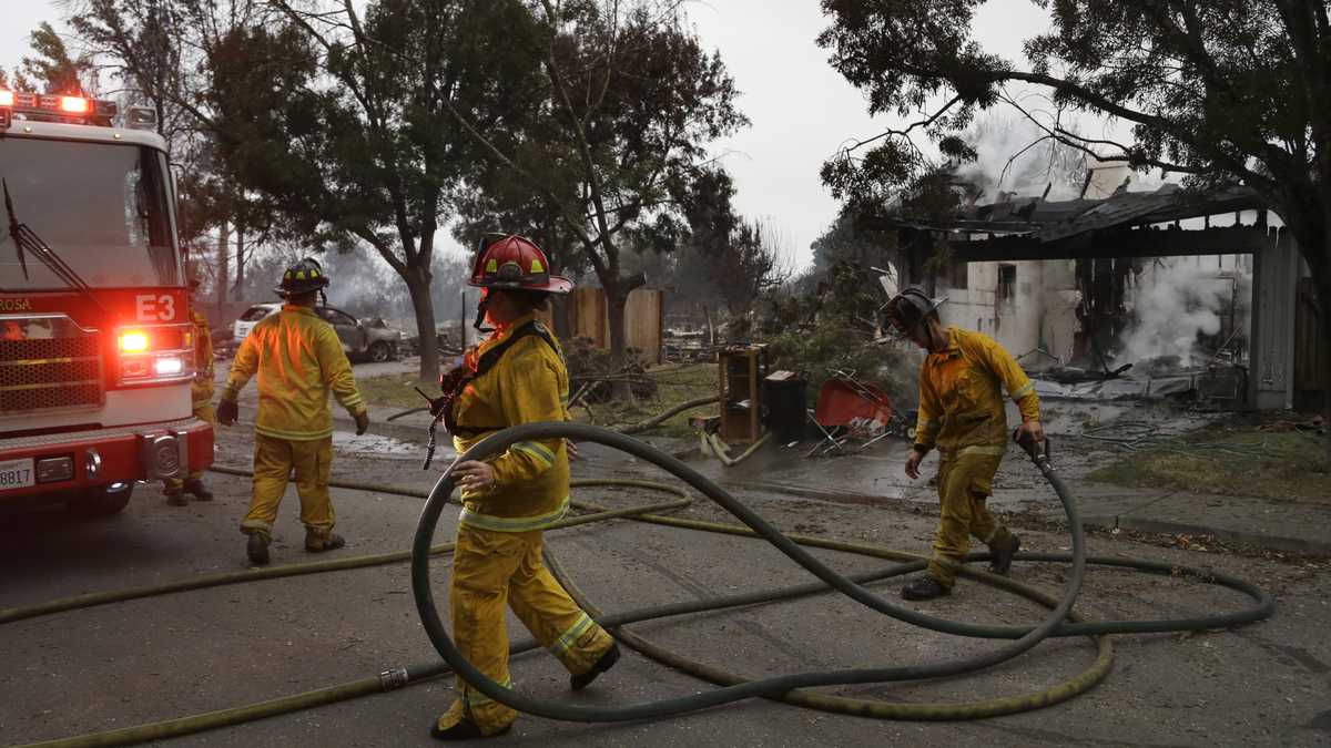 Photos Deadly Wildfires Rage In California 0323