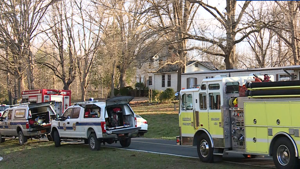 2 dead in early morning house fire in Lexington