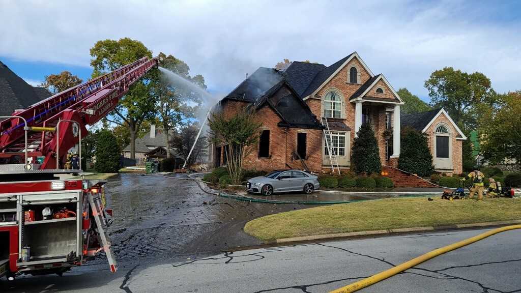Multiple fire crews respond to house fire in Pinnacle neighborhood