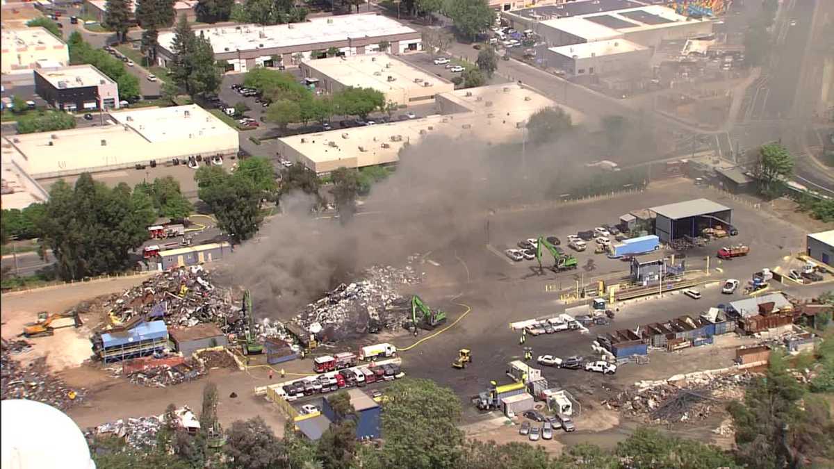 Crews respond to fire at recycling facility in Sacramento
