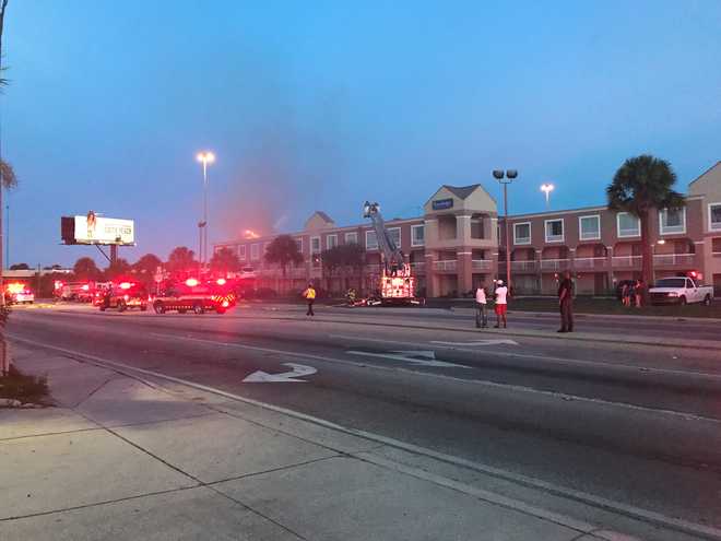 Crews fight two-alarm fire at Travelodge Orlando