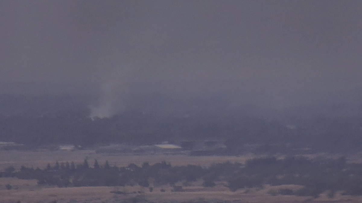 Grass fire in Sacramento threatens structures, officials say