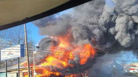 Country Pools and Spa catches fire in Harrison Township - Vimarsana News