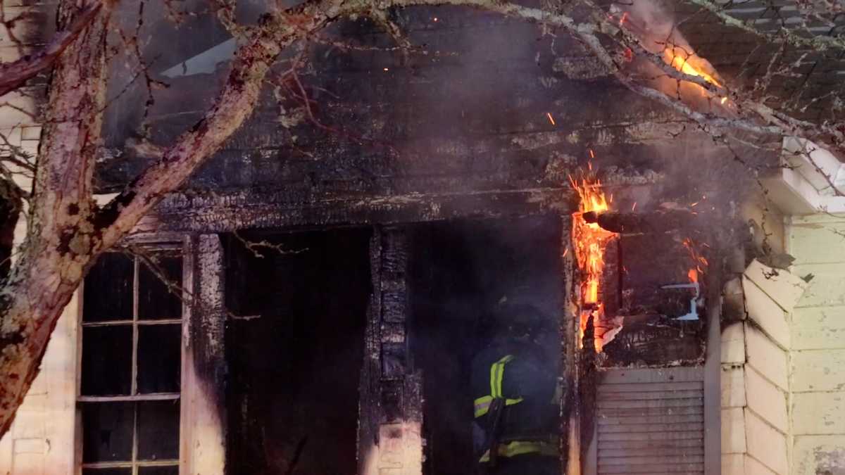 3 injured, including firefighter, during downtown Falmouth fire
