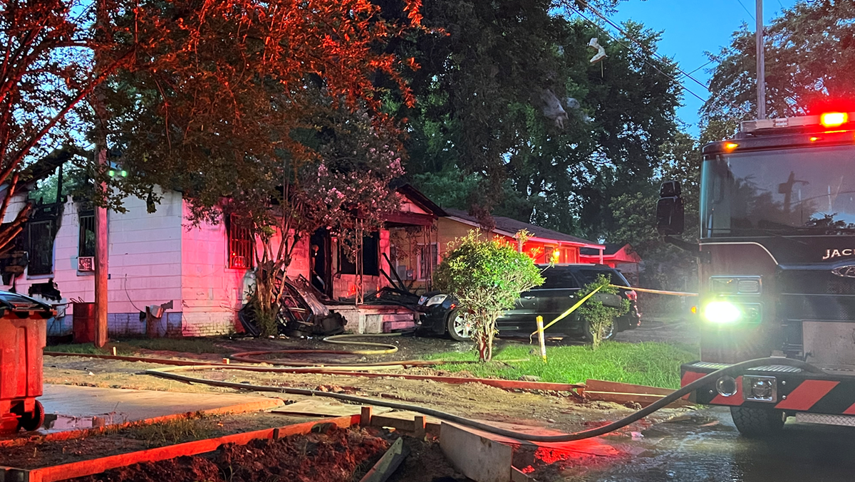 Fire destroys house in West Jackson