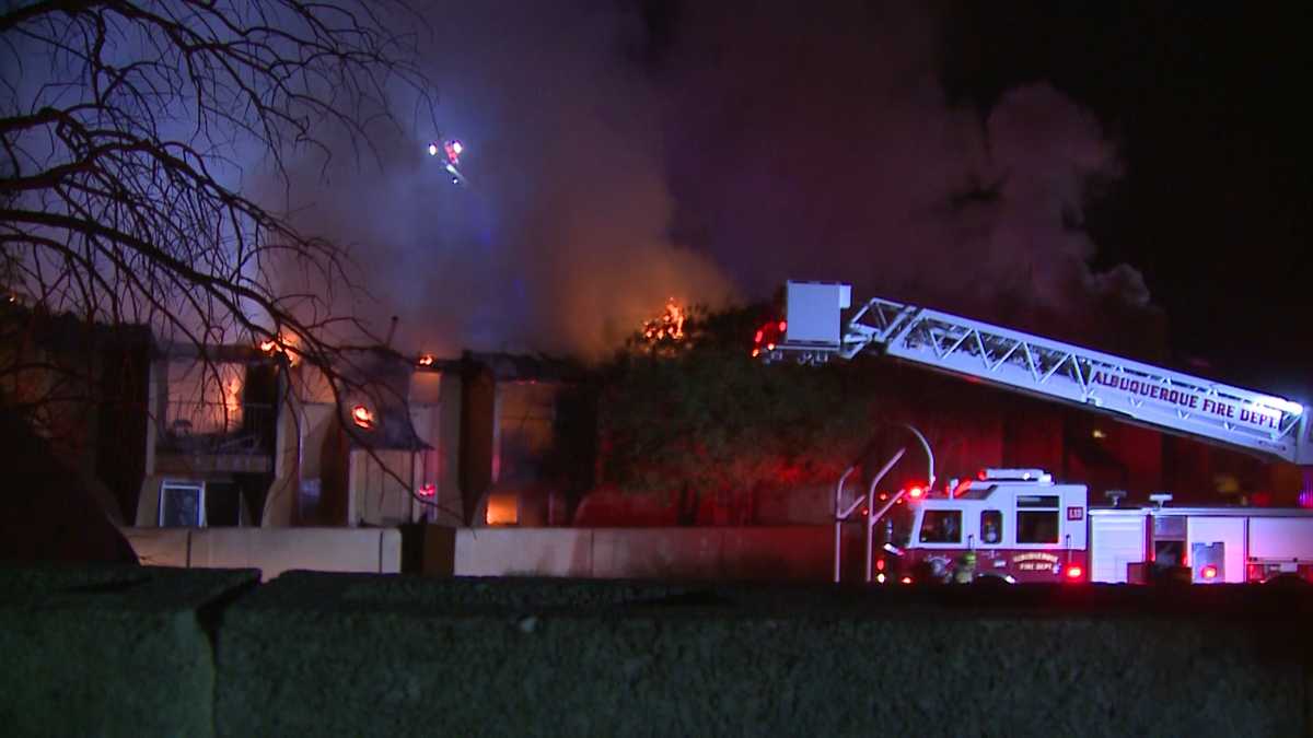 At Least Five People Hurt in Albuquerque Apartment Fire