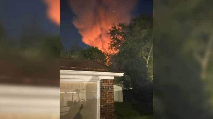 1 person dead following overnight house fire on Wilmington Island - WJCL