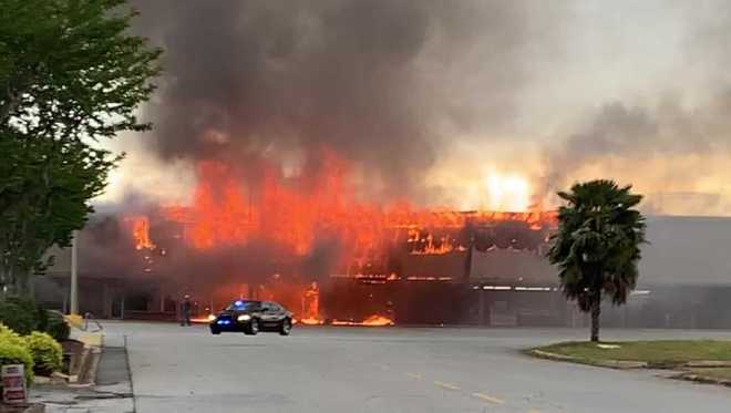 Fire Destroys Upstate Business Post Office Witnesses Say