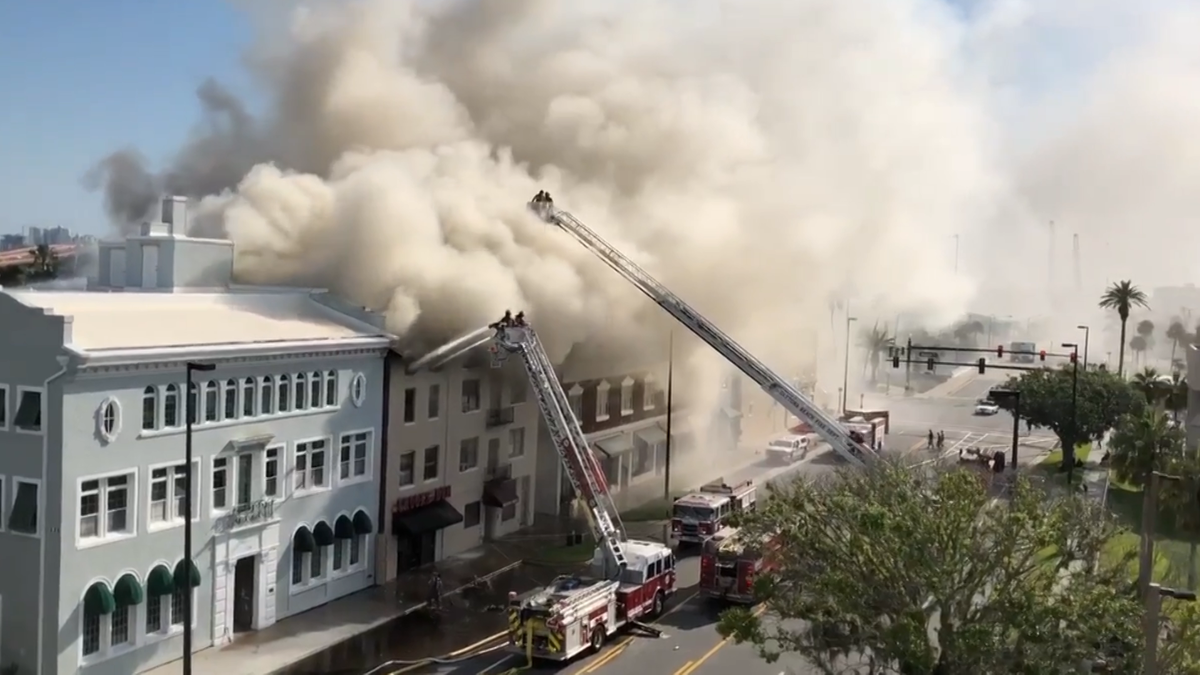 Large fire engulfs Daytona Beach motel
