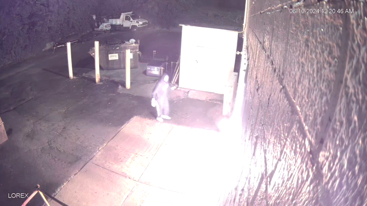 Officials: Man arrested after allegedly setting fire to Cincinnati business