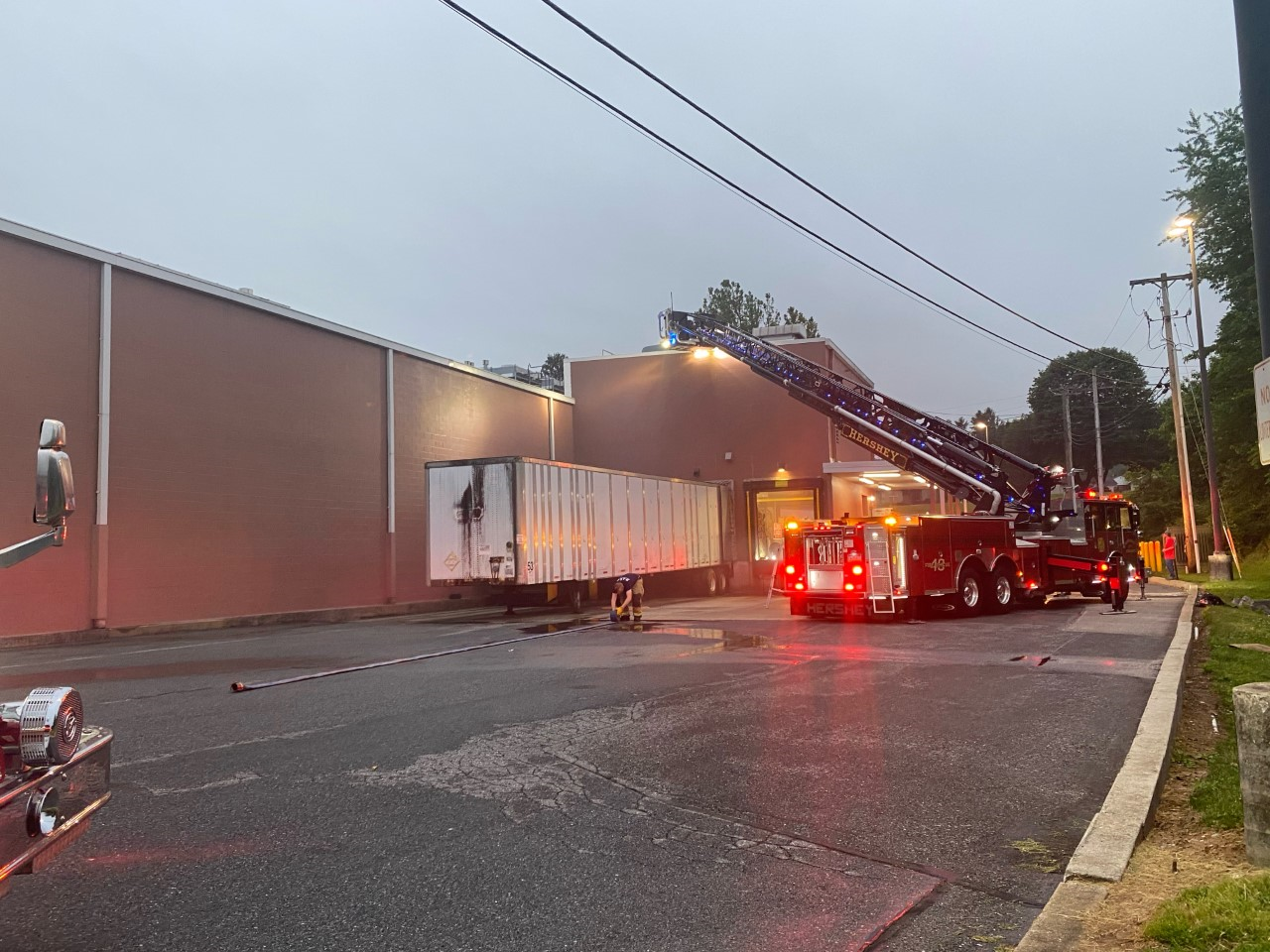 Crews fight fire at Hershey Giant store